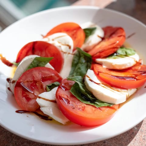 Sliced Tomatoes Mozzarella Rounds